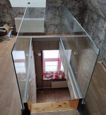 Проект « Ограждения на лестницу из бельгийского закаленного стекла AGC Триплекс 5+5 мм»